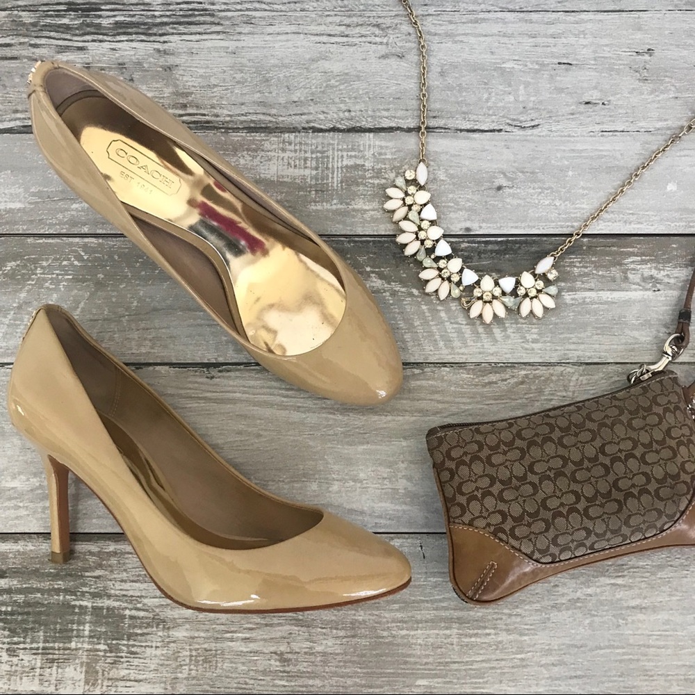 Coach Grand nude pumps